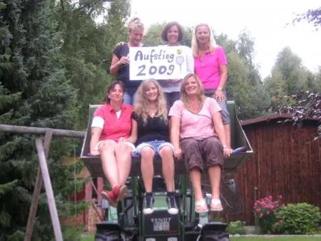 2009'er Aufstiegsparty Damen 30, Foto 1 von 7